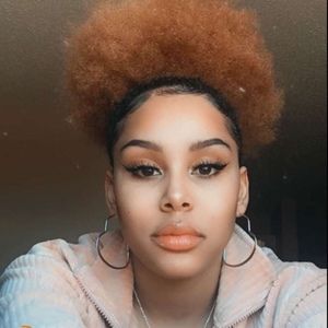 Meet your Posher, Desiree